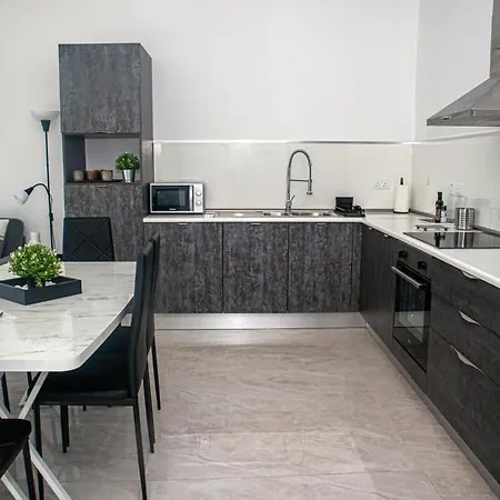 Seaview Sunset Court * Birzebbuga