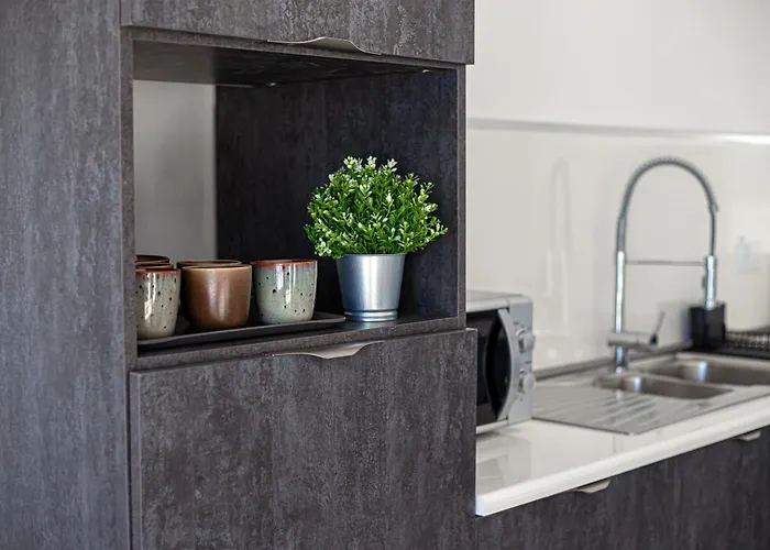 Seaview Sunset Court 14