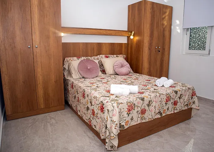 Seaview Sunset Court 14