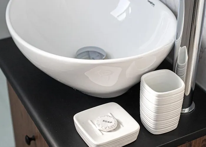 Seaview Sunset Court 14