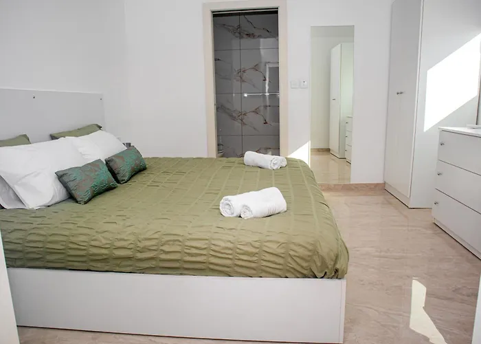 Seaview Sunset Court 14 דירה Birżebbuġa